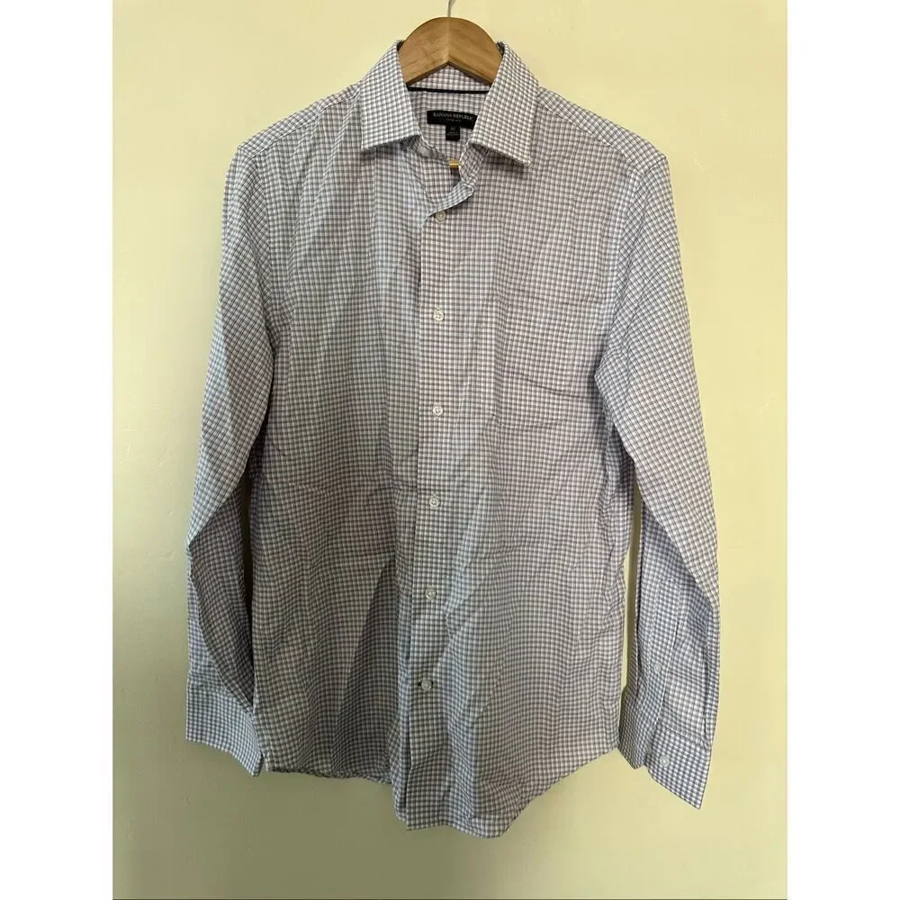 Banana Republic Men’s Maroon and White Slim Fit Button Down Top Size Medium